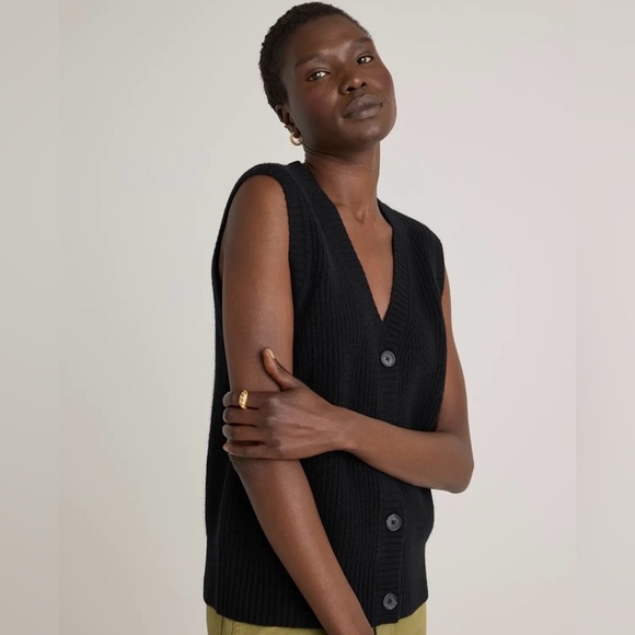 NWT! QUINCE Women’s Mongolian Cashmere Fisherman
Sweater Vest Black Size Small - Picture 3 of 11